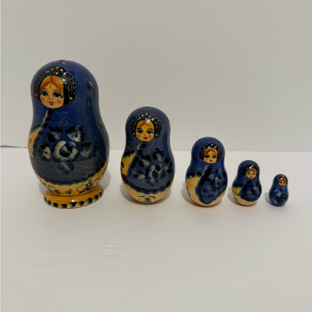 Russian Cepzueb Tiocag Nesting Dolls Hand Painted Vintage Set Of 5 Blue